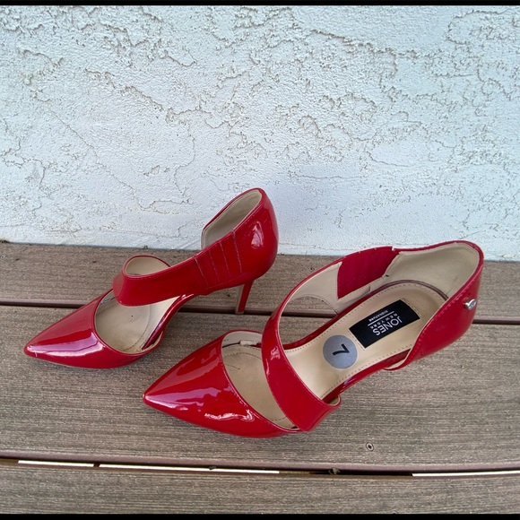 Red Heels - Picture 2 of 4